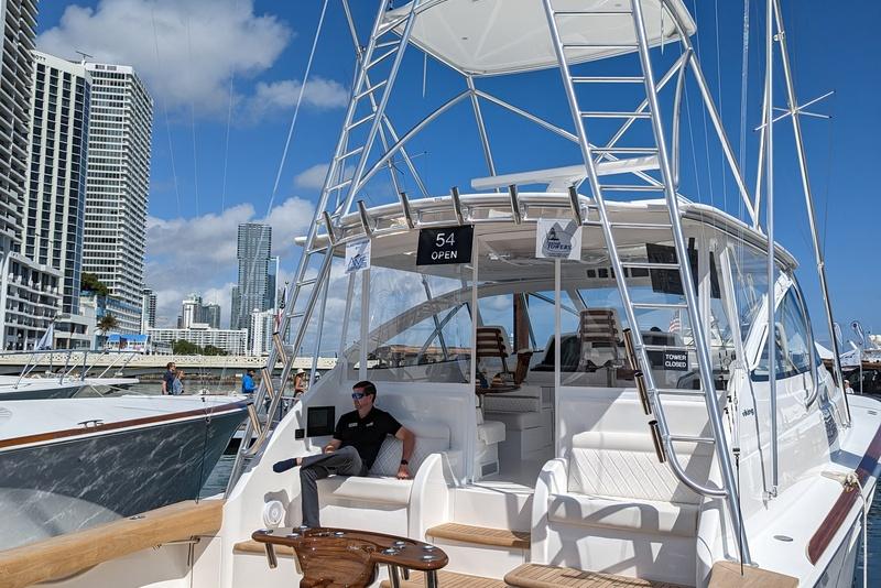 PlayCraft Powertoon Xtreme 2700 IO Boating World