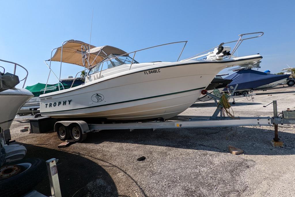 Sea Ray 240 Sundeck Ob Boating World