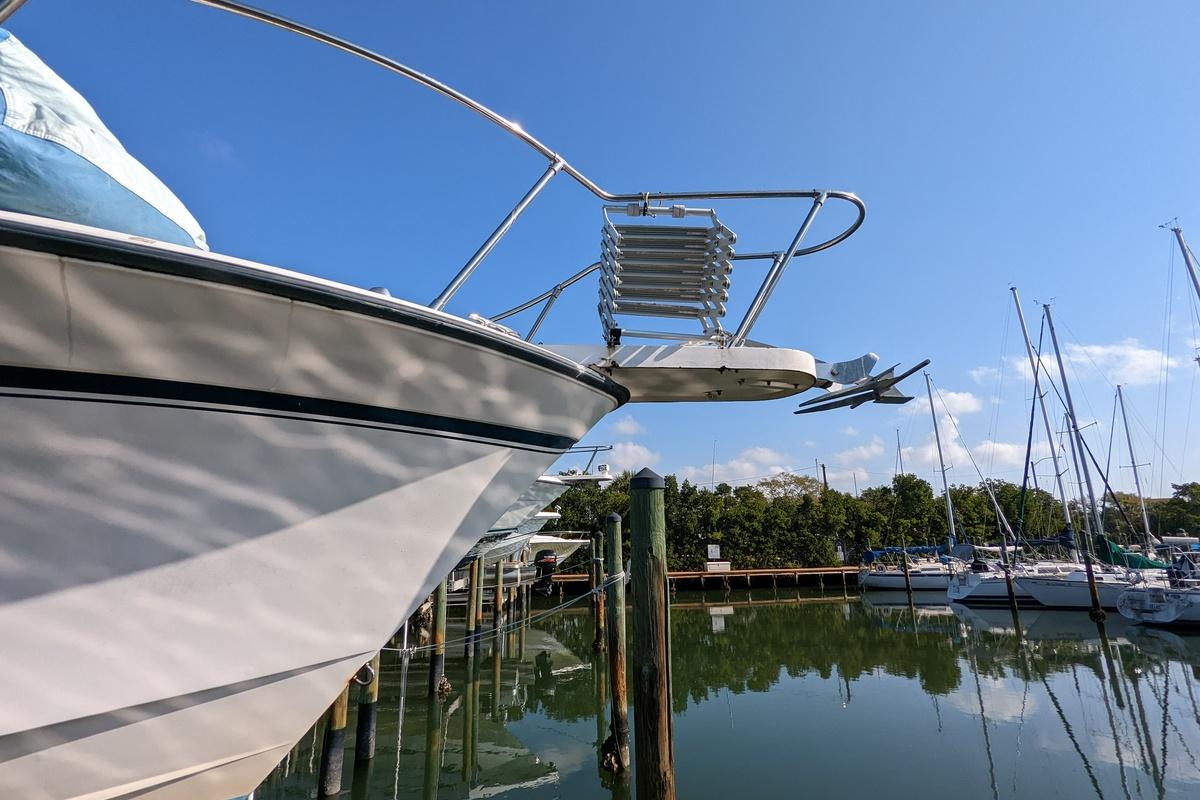 Manitou 25 XPlode XT SHP Boating World